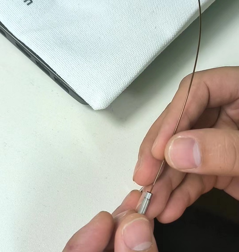 0.9mm超細(xì)工業(yè)內(nèi)窺鏡檢測精密航空件